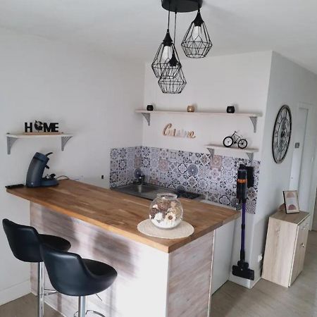 Appartement F2 Centre-Ville Issoire Avec Jolie Vue Eksteriør billede