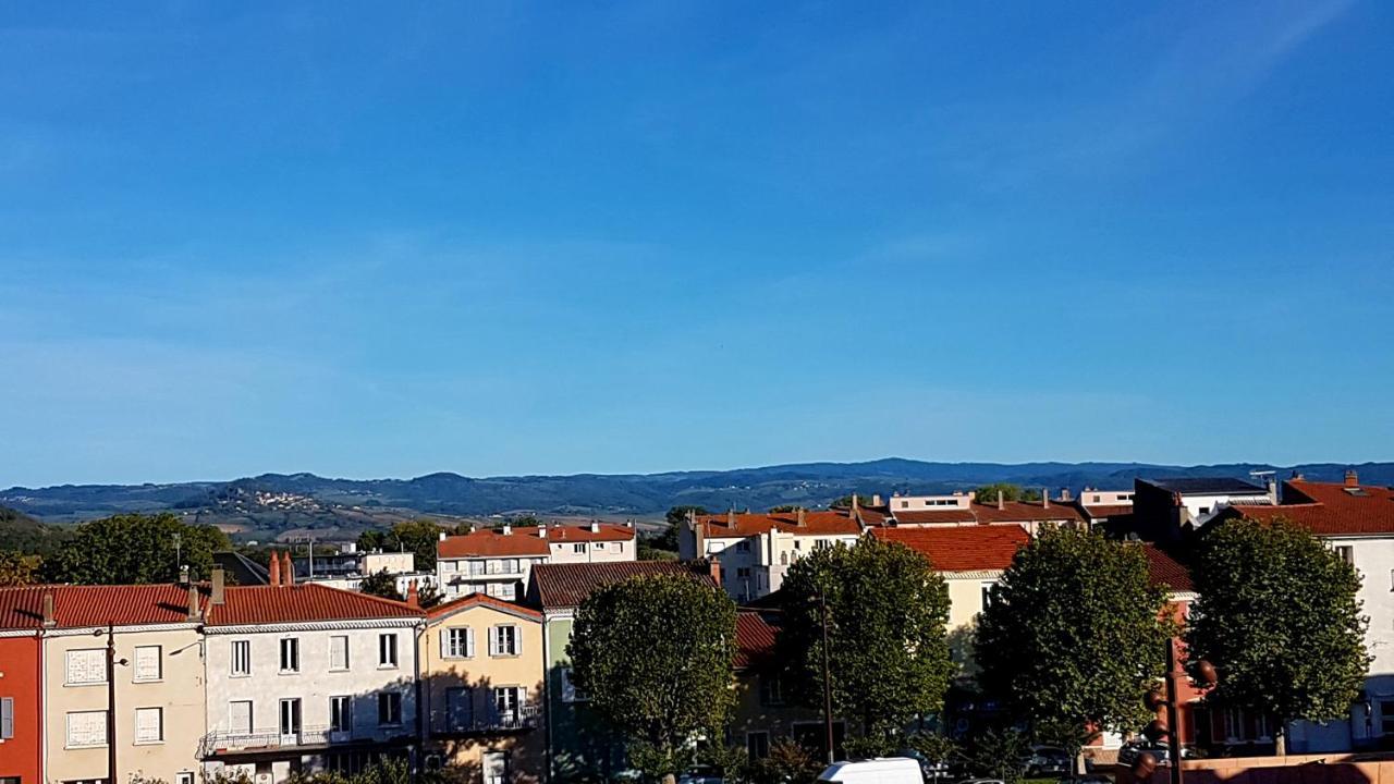 Appartement F2 Centre-Ville Issoire Avec Jolie Vue Eksteriør billede