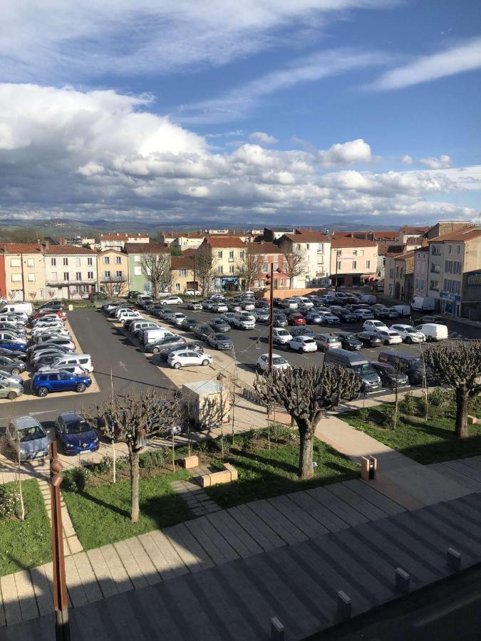 Appartement F2 Centre-Ville Issoire Avec Jolie Vue Eksteriør billede