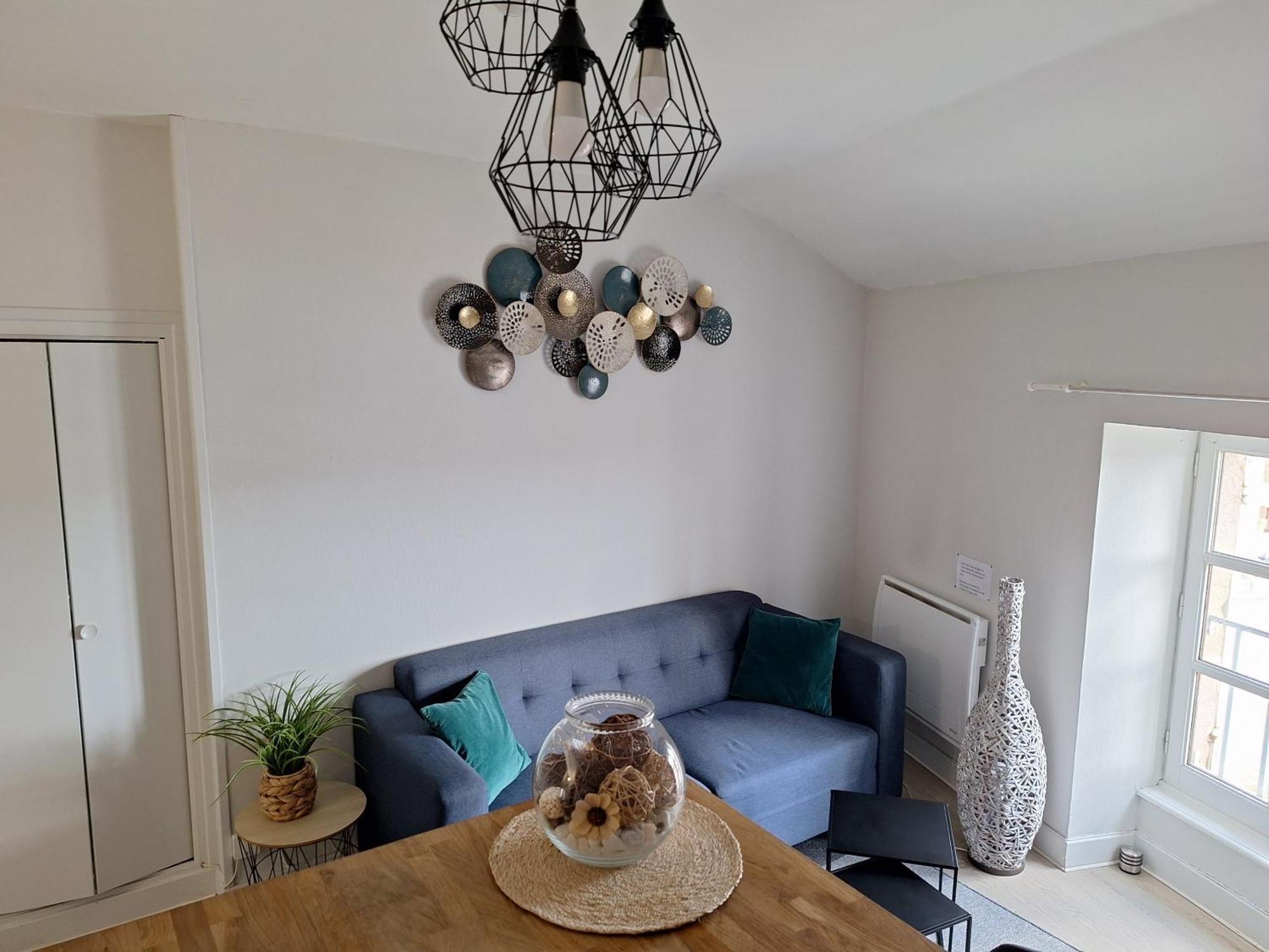 Appartement F2 Centre-Ville Issoire Avec Jolie Vue Eksteriør billede