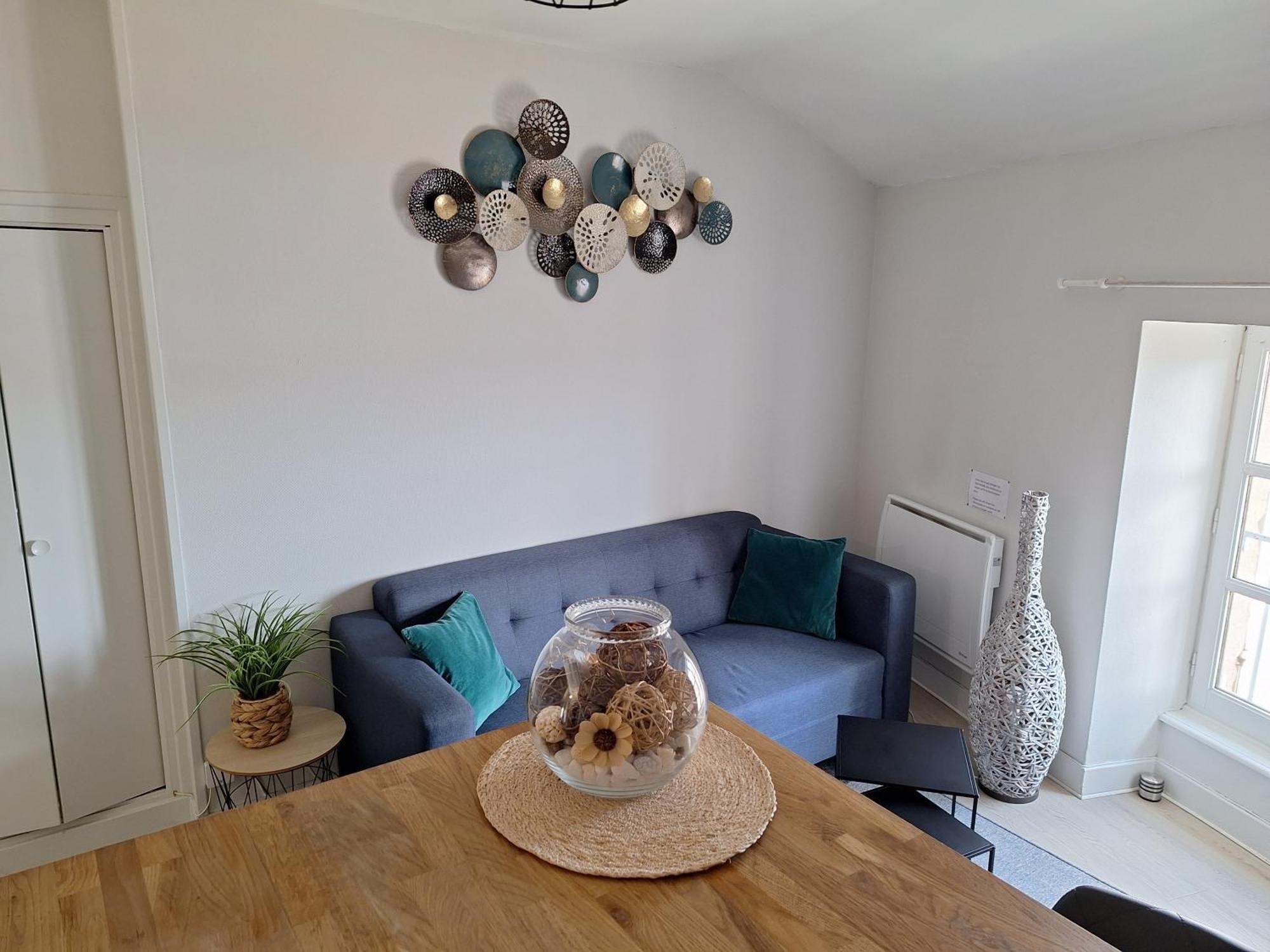 Appartement F2 Centre-Ville Issoire Avec Jolie Vue Eksteriør billede