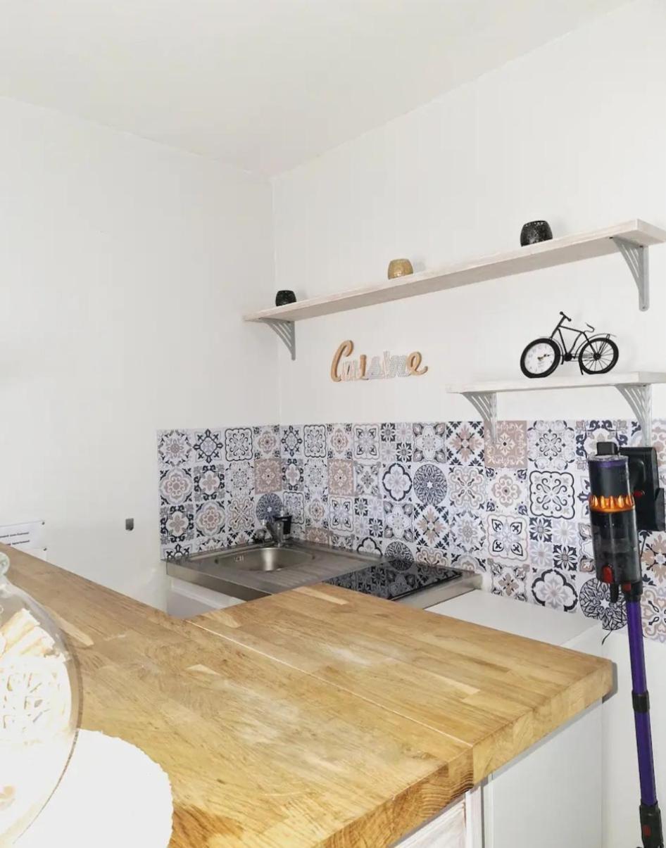 Appartement F2 Centre-Ville Issoire Avec Jolie Vue Eksteriør billede